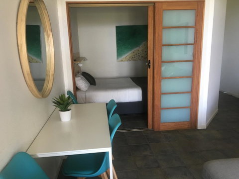 Lennox Holiday Apartments - ACT Tourism 14