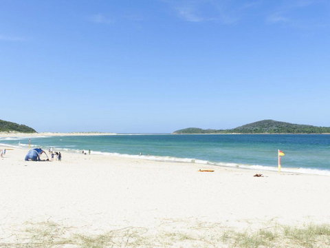 Bombora @ Fingal Bay - ACT Tourism 1
