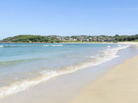 Bombora @ Fingal Bay - ACT Tourism 3