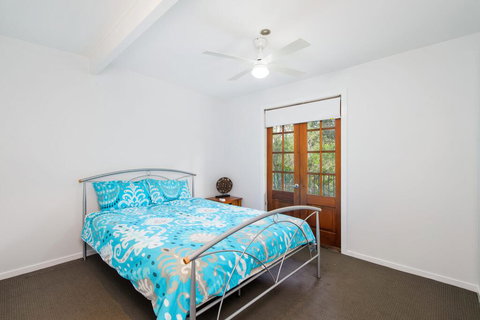 BONNY BEACH HOUSE - Holiday Accomodation With Pool - ACT Tourism 1