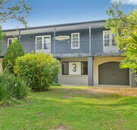 BONNY BEACH HOUSE - Holiday Accomodation with Pool