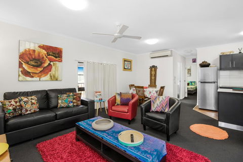 BOUTIQUE APARTMENTS BEACH LOCATION - ACT Tourism 0