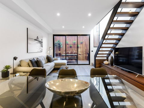 Boutique Stays - County Down, Contemporary Port Melbourne Home - ACT Tourism 0