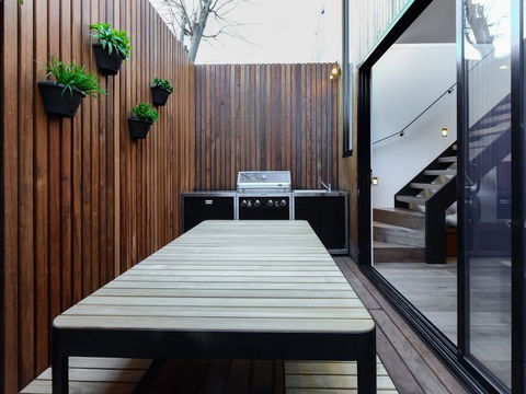 Boutique Stays - County Down, Contemporary Port Melbourne Home - ACT Tourism 1