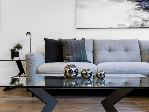 Boutique Stays - County Down, Contemporary Port Melbourne Home - ACT Tourism 3