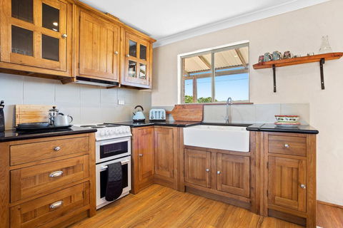 Braeside Cabin Four - Ziera - ACT Tourism 2