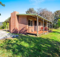 Braeside Cabin Two - Alphitonia - ACT Tourism