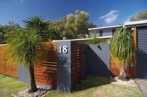 Bramston Beach - Luxury Holiday House - ACT Tourism 2