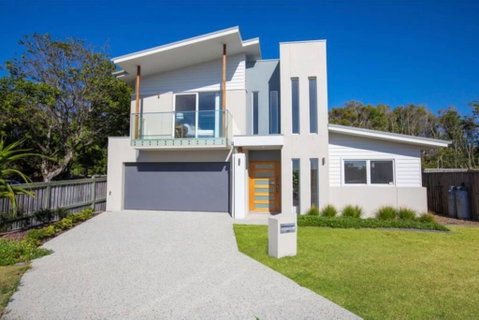 Brand New PRIZE HOME 50m Path To Beach - ACT Tourism 3