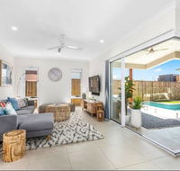 Brand New PRIZE HOME 50m path to beach - ACT Tourism