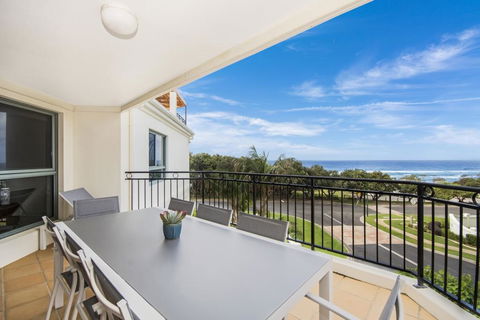 Breakers 2/12 - ACT Tourism 0
