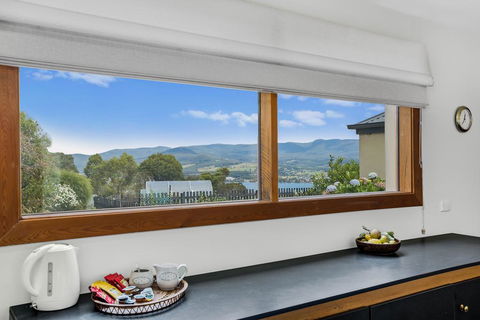 Brightwater Bed And Breakfast - ACT Tourism 3