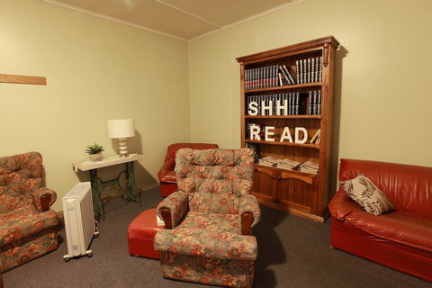 Broken Hill Tourist Lodge - ACT Tourism 3
