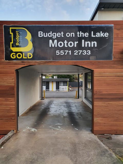 Budget On The Lake - ACT Tourism 1