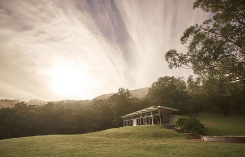 Bundaleer - Architect Designed, Stunning Views! - ACT Tourism 1