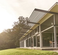 Bundaleer - Architect designed stunning views - ACT Tourism