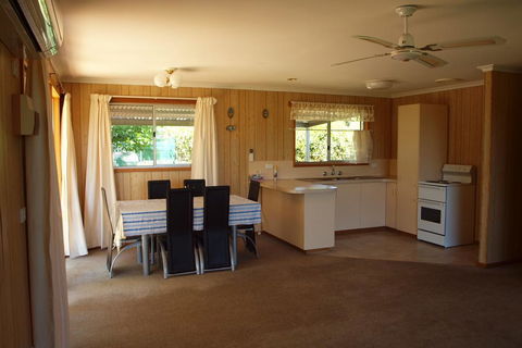 Bundalong Hideaway - ACT Tourism 1