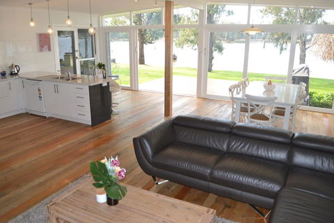 Bundalong Waterfront- 28 Graham Ave, Bundalong - ACT Tourism 2