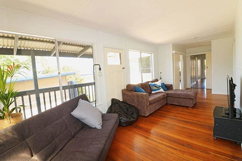 Bungo Beach House - Pet Friendly Home - ACT Tourism 3