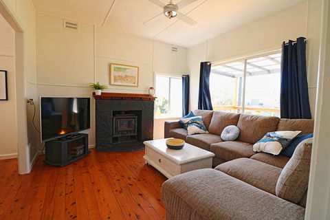 Bungo Beach House - Pet Friendly Home - ACT Tourism 2