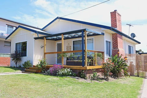 Bungo Beach House - Pet Friendly Home - ACT Tourism 1