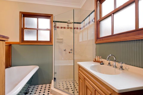 Bunyip Cottage - ACT Tourism 1