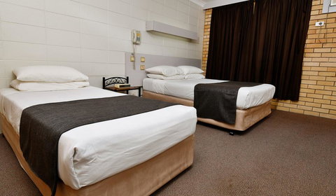 Burke And Wills Motor Inn - ACT Tourism 3