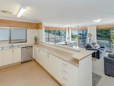 Burleigh - Great House, Room For The Boat- Across The Road From Beach - ACT Tourism 1