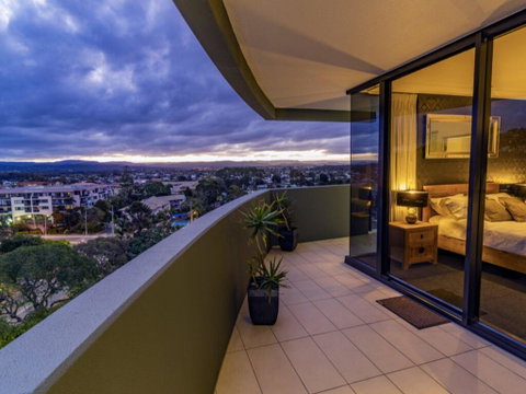 Burleigh Beach 2 Bedroom Apartment - ACT Tourism 2