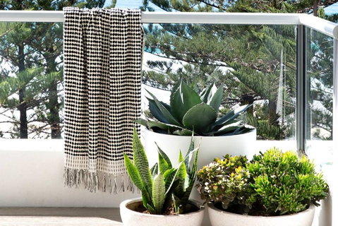 Burleigh Luxe - ACT Tourism 1