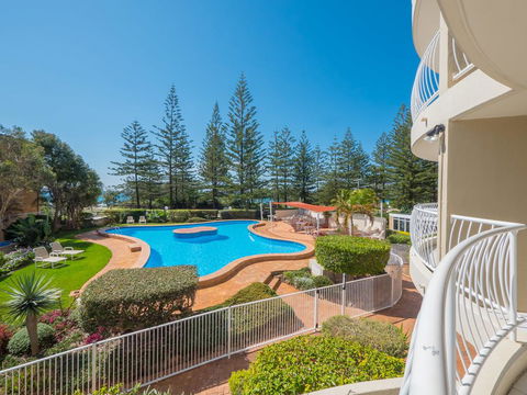 Burleigh Surf Apartments - ACT Tourism 2