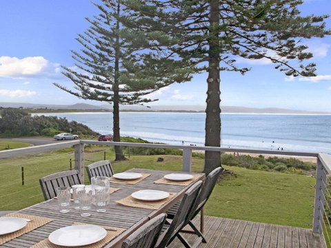 By The Sea - SPECIAL OFFER 3 FOR 2 - ACT Tourism 0