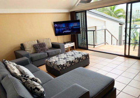 Byron Bay Beachfront Apartments - ACT Tourism 2