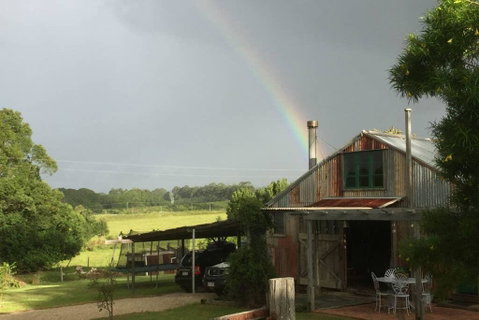 BYRON BAY'S HISTORIC BARNSTAY! - ACT Tourism 1