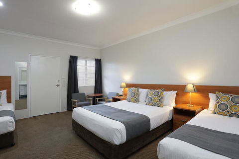 Cadman Motor Inn And Apartments - ACT Tourism 2