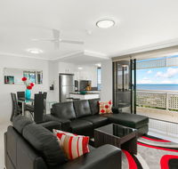Cairns Luxury Seafront Apartment