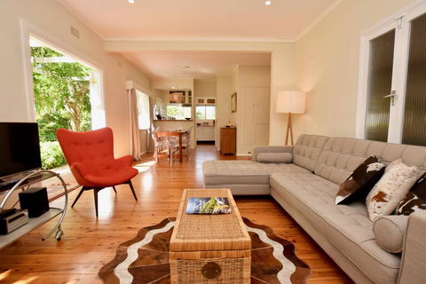 Calamandah House Of Blackheath - ACT Tourism 3