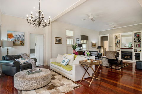 Caledonia House - ACT Tourism 1
