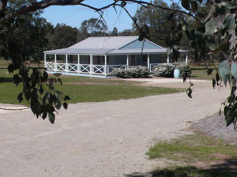 Cam Way Estate - ACT Tourism 0