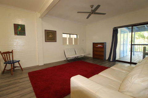 Cape Cod Beach House, 25 Skyline Crescent - ACT Tourism 1