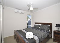 Book Middlemount Accommodation Vacations ACT Tourism ACT Tourism