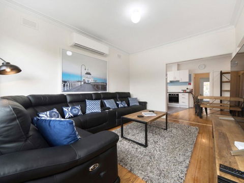 Captains Cottage - ACT Tourism 0