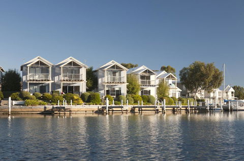 Captains Cove Resort - ACT Tourism 0