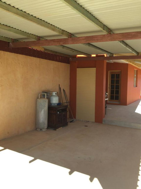 Caretakers Cottage Budget Accommodation - ACT Tourism 2