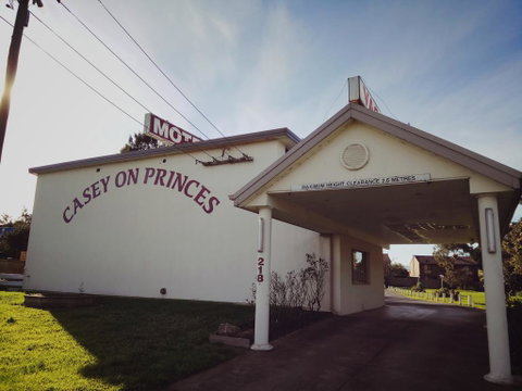 Casey On Princes Motel - ACT Tourism 0