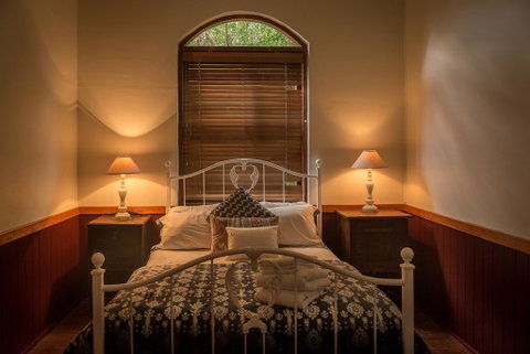 Celestial Dew Guest House, Day Spa, Retreat - ACT Tourism 2