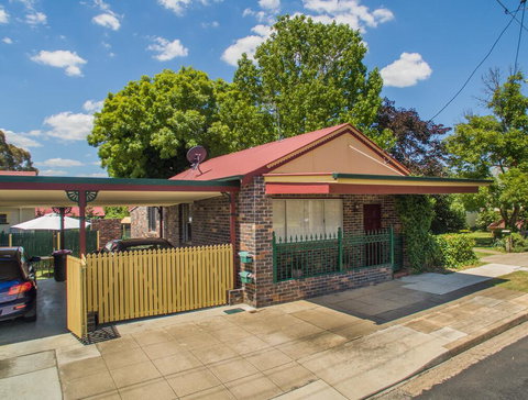 Central Armidale 2-Bedroom Apartment - ACT Tourism 0