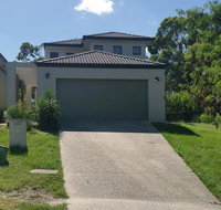 Central Gold Coast Large Modern Elevated House - ACT Tourism