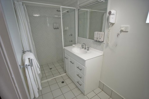 Centrepoint Motor Inn - ACT Tourism 3