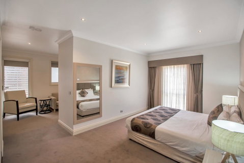 Century Inn - ACT Tourism 3